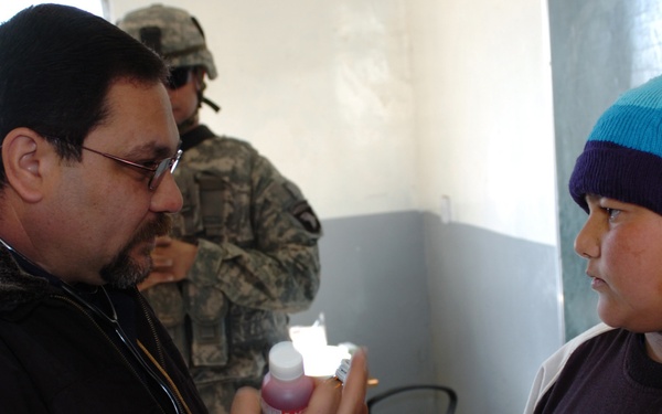 Medical Operation Helps Iraqi School Children, Families