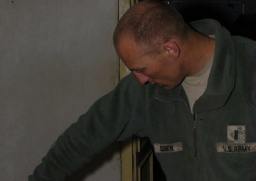 Soldier cooks up morale in Nawa