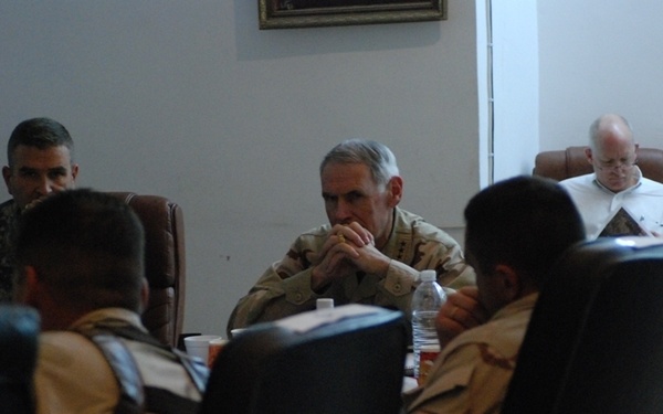 CENTCOM commander visits Wasit troops