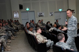 USCENTAF's top chief discusses GWOT with Airmen