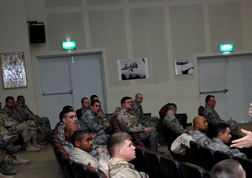 USCENTAF's top chief discusses GWOT with Airmen