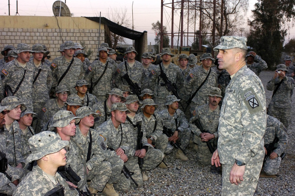 10th Mountain Division Commander Visits troops in Kirkuk, Iraq