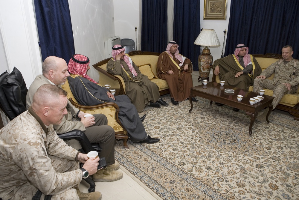 Maj. Gen. John Allen talks with sheiks