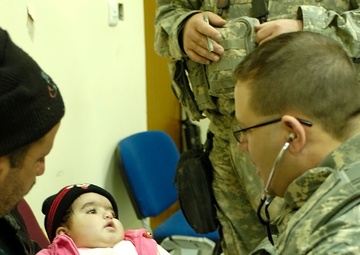 Troops connect Iraqis with government treatment program