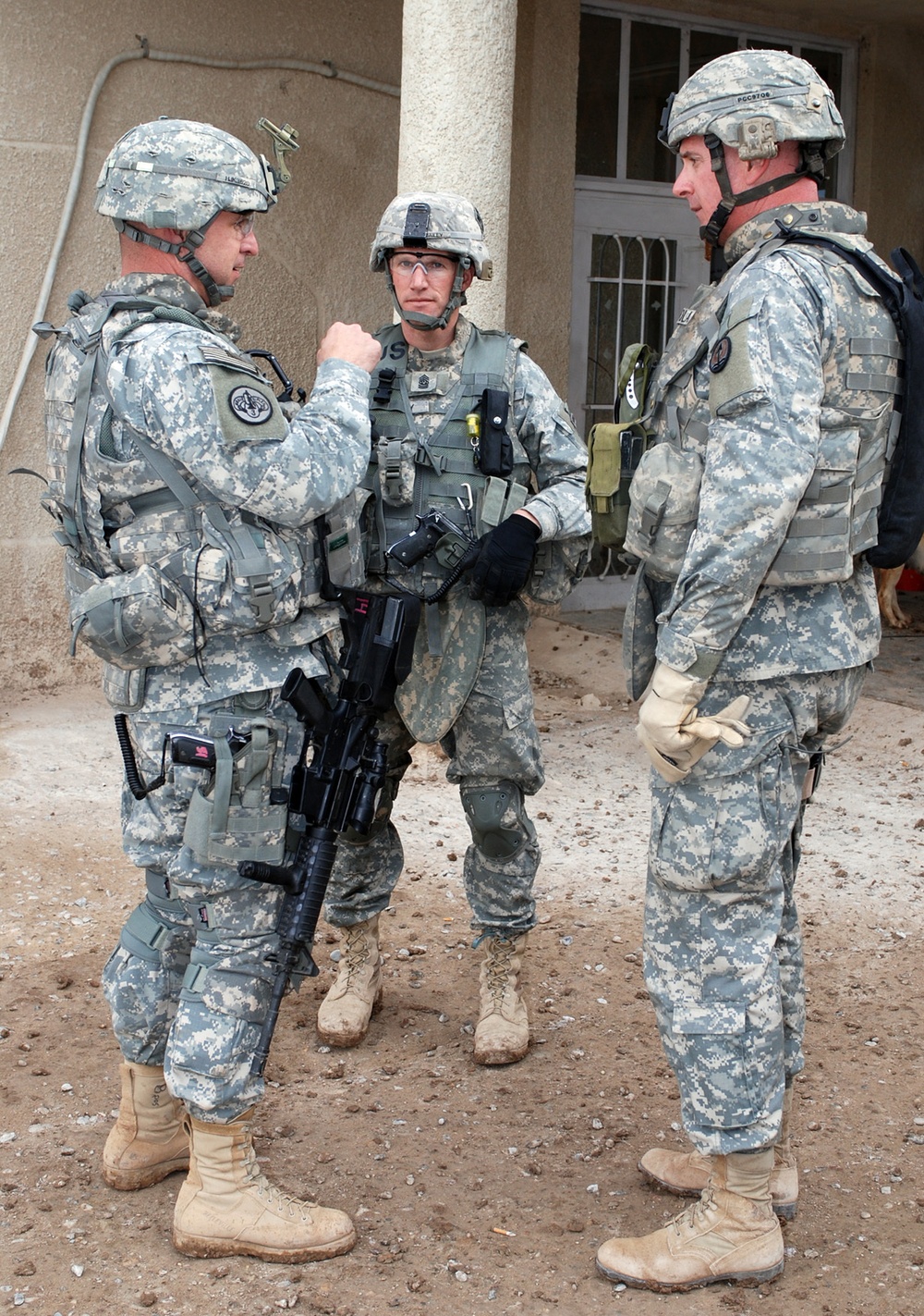 MNC-I leaders visit 3rd BCT Soldiers at JSS-Istaqlal