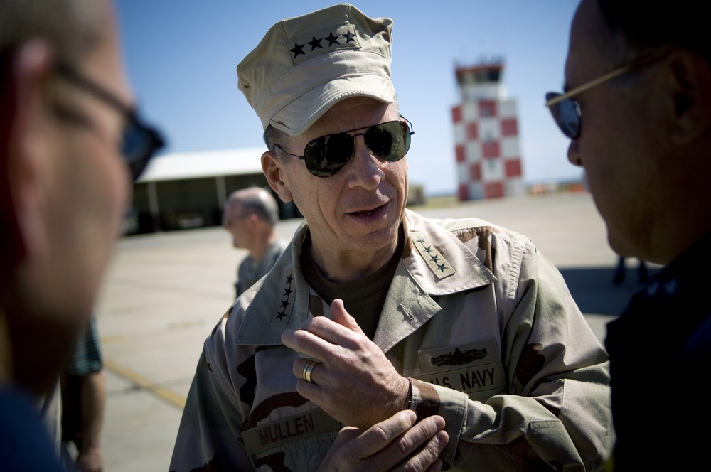 Adm. Mike Mullen Visits Naval Station Guantanamo Bay
