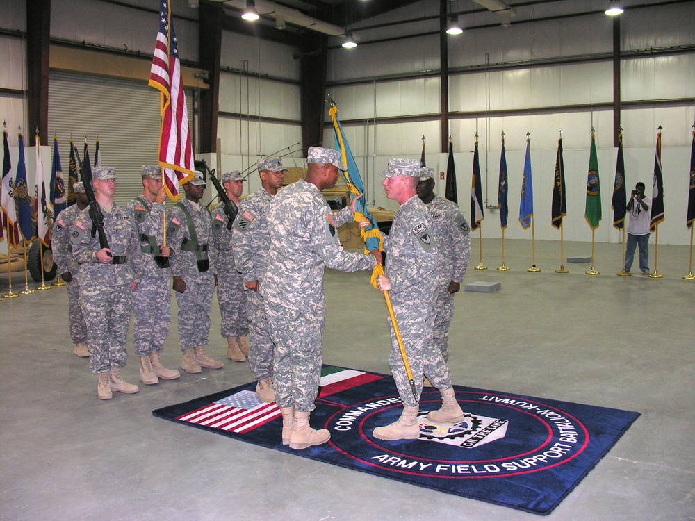 Ladner takes Command of 2-401st AFSB, Kuwait