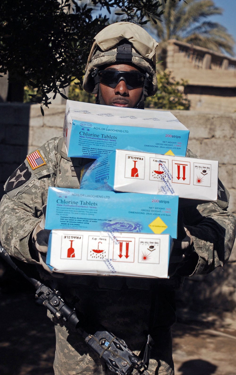 Soldiers Deliver Medical Supplies to Local Doctors