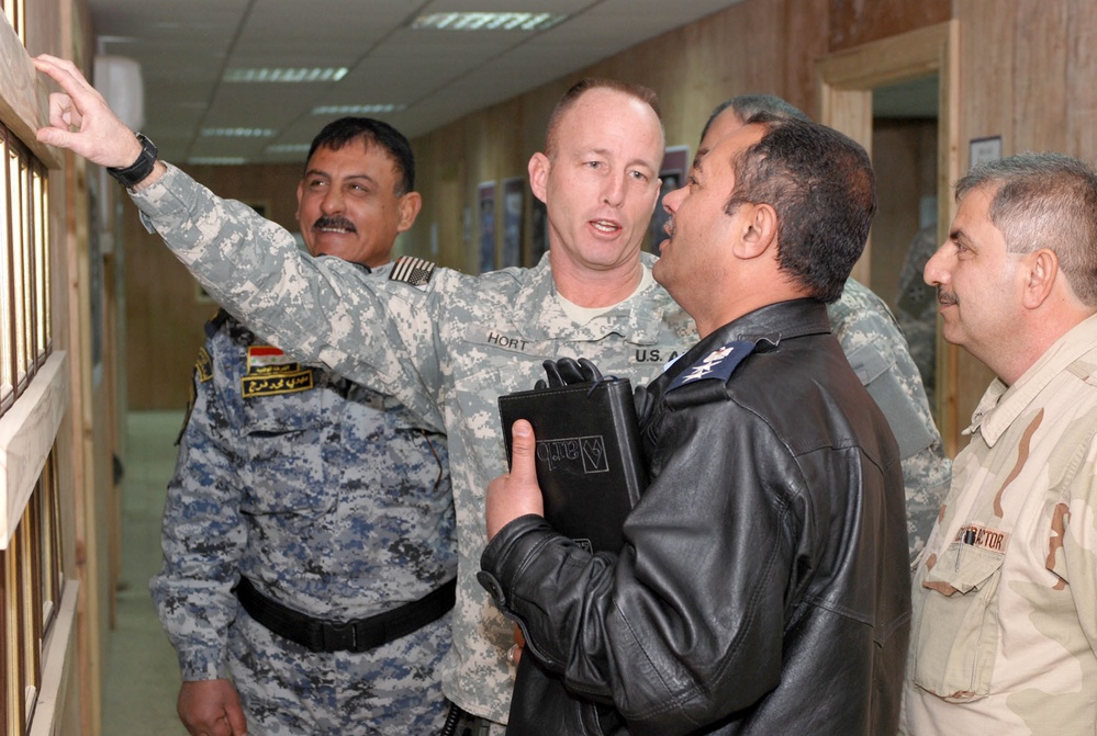 ISF leaders in Istaqlal meet with Striker Commander