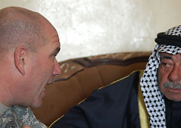 MND-B, Iraqi leaders address issues together