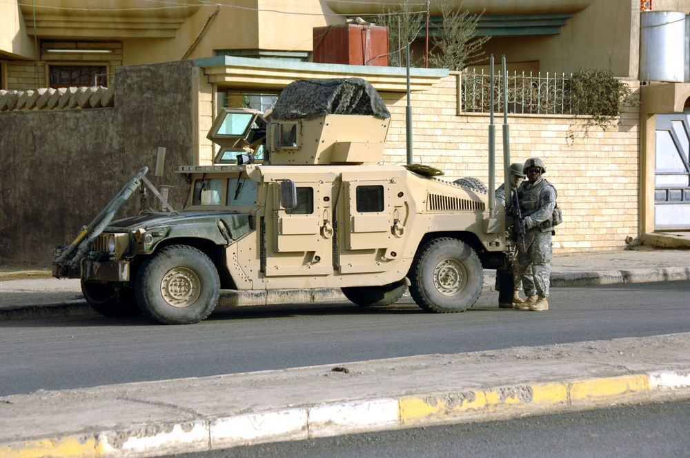Iraqi Army Soldiers on Patroling Mosul