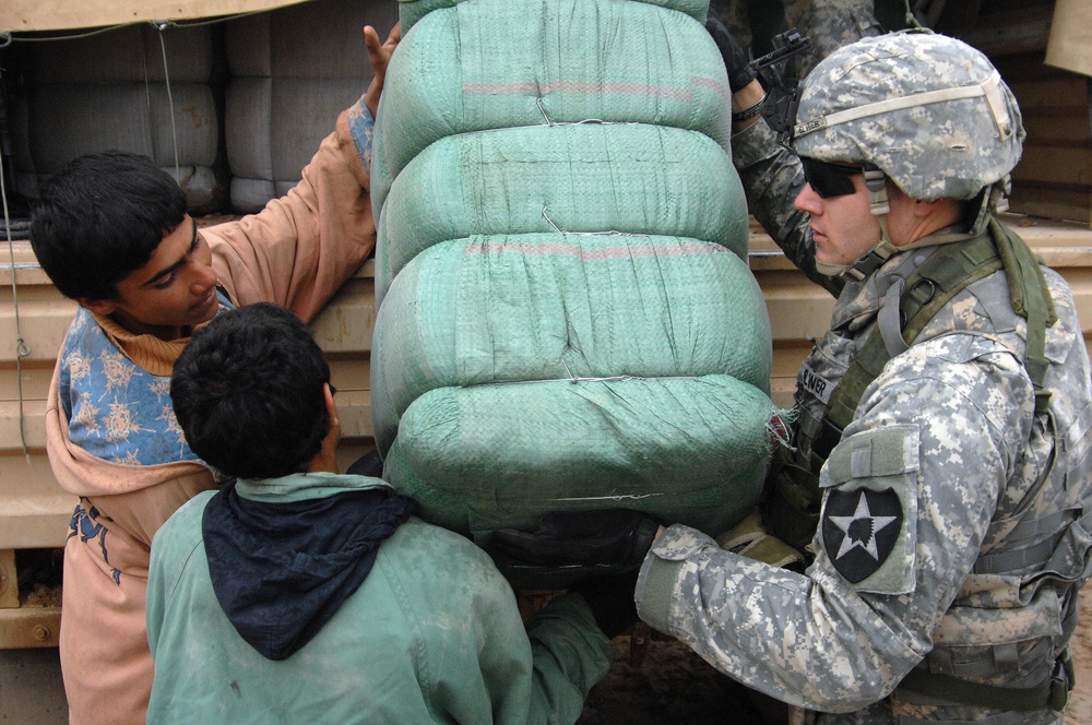 Soldiers Participate in Humanitarian Mission
