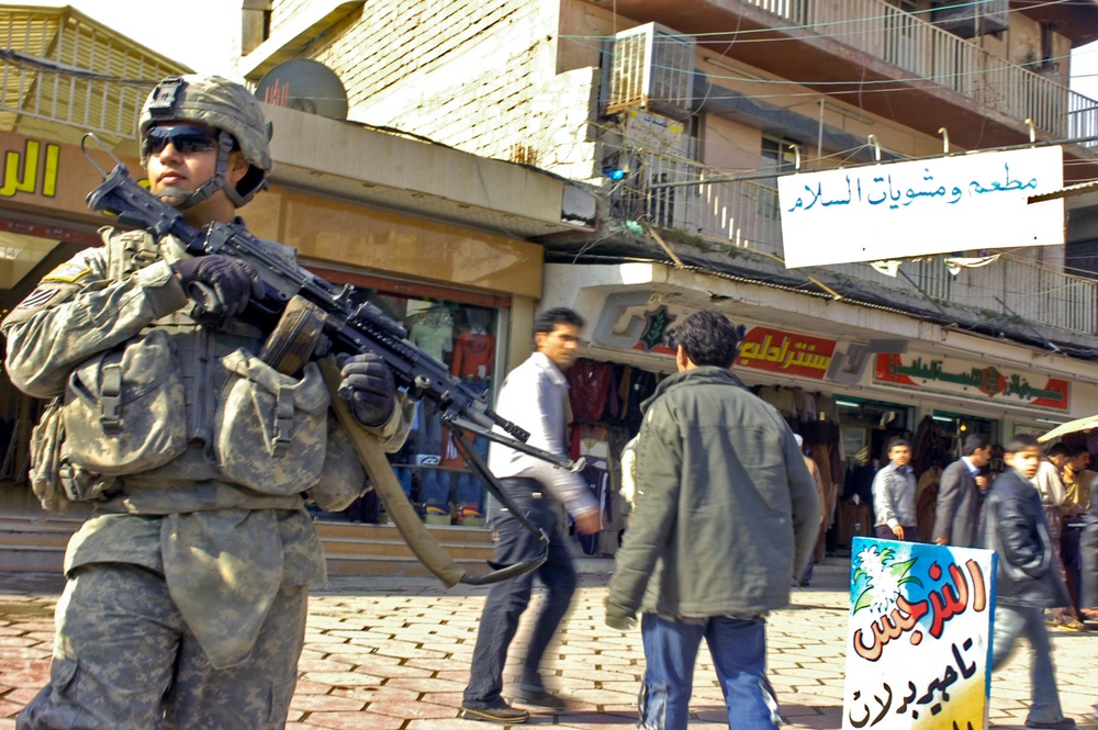 3rd ACR visits a busy market in Mosul