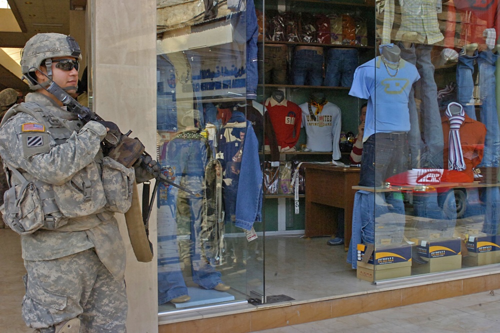 3d ACR visits a busy market in Mosul