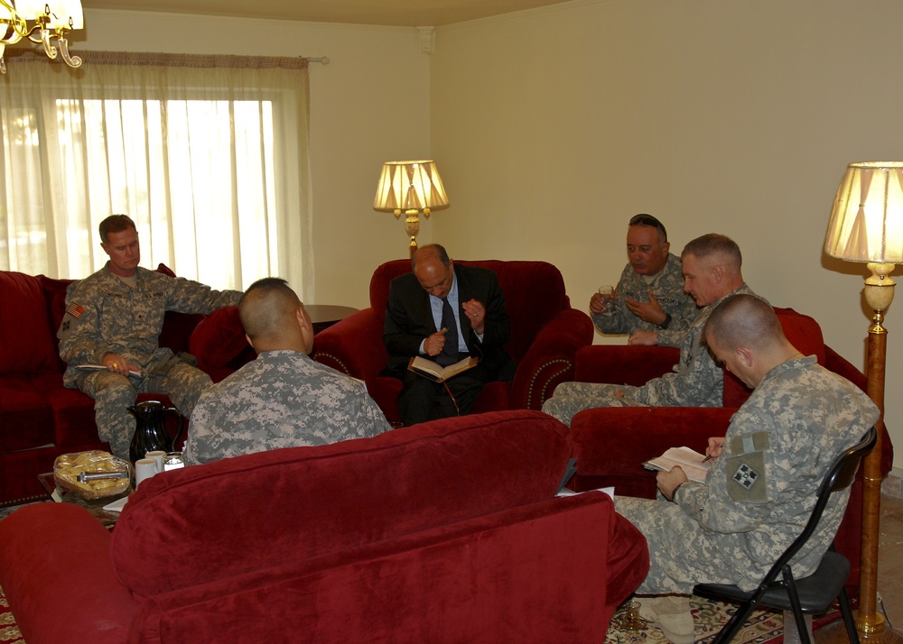MND-B leaders meet with Baghdad governor