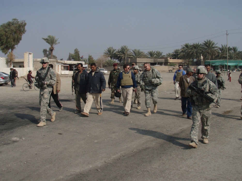 Senators visit former insurgent stronghold