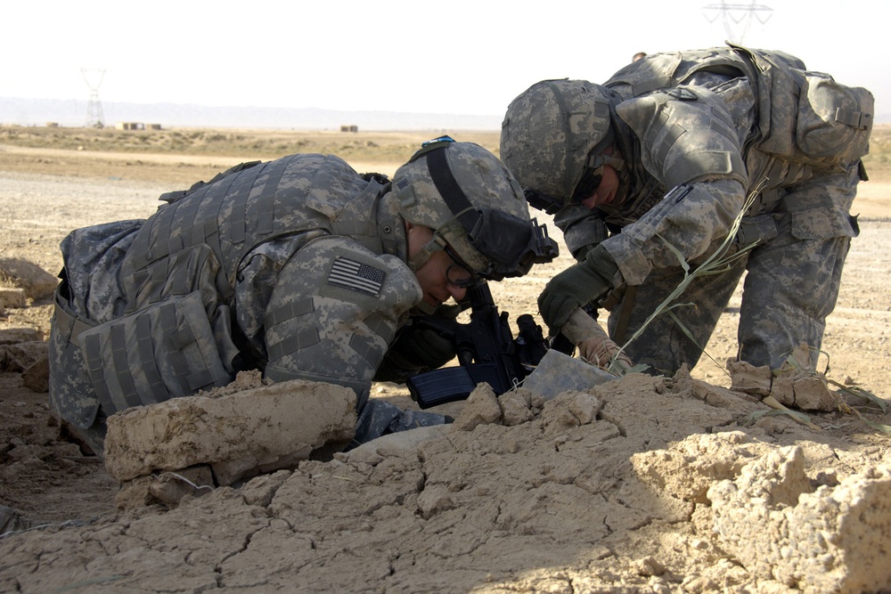 Soldiers Search for Weapons Caches