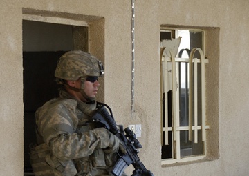 Soldiers Search for Weapons Caches