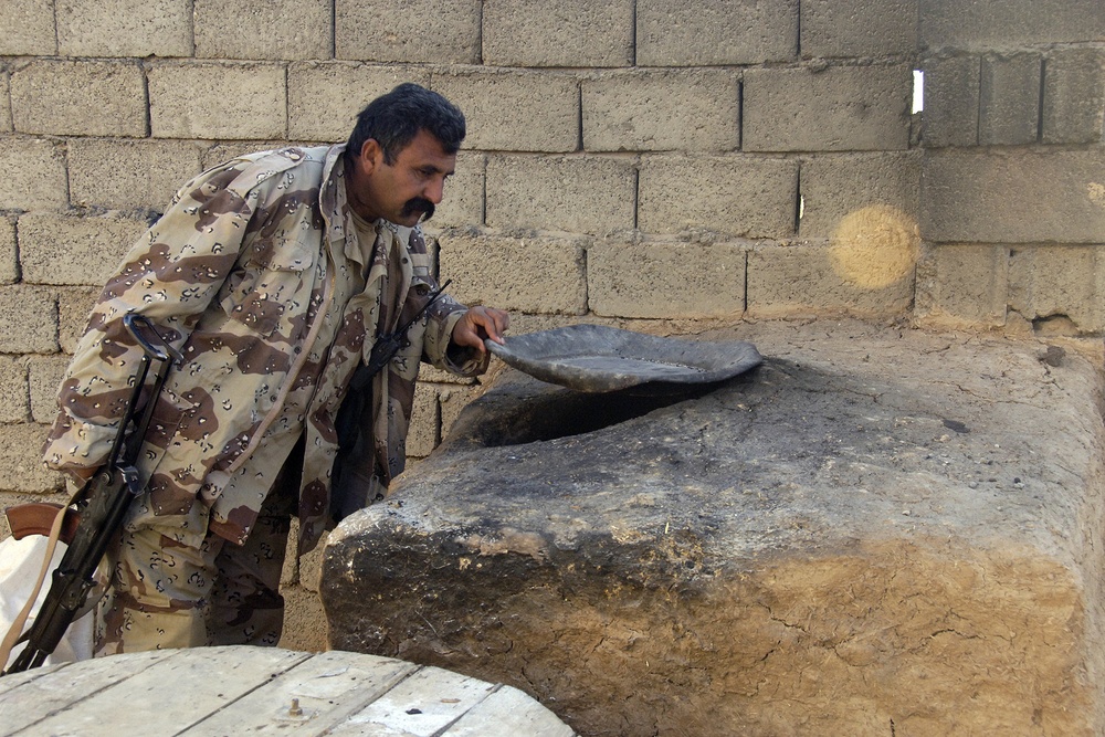 Soldiers Search for Weapons Caches