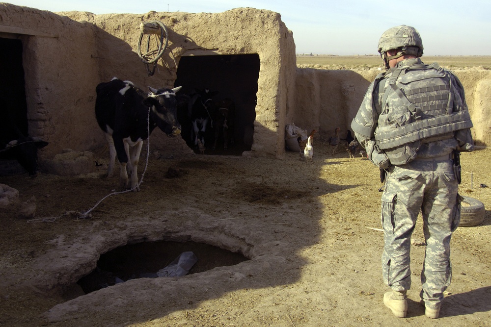 Soldiers Search for Weapons Caches