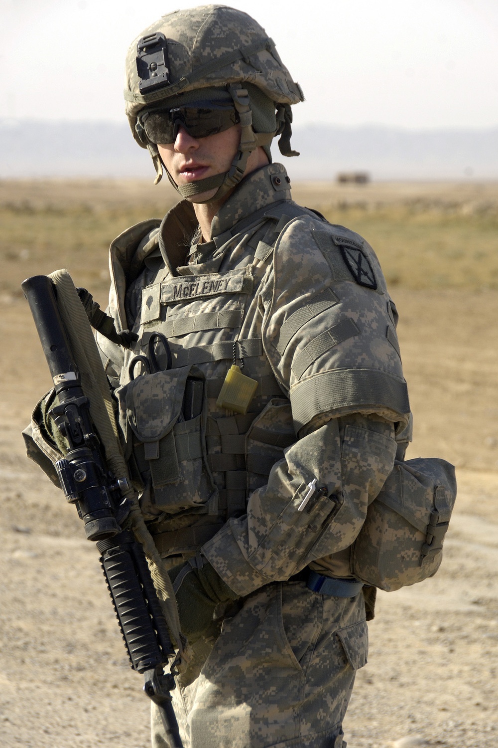 Soldiers Search for Weapons Caches