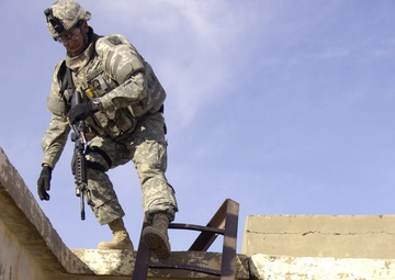 Soldiers Search for Weapons Caches