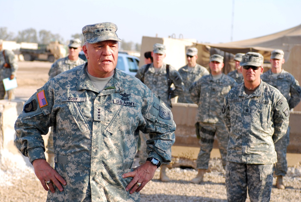 Vice Chief of Staff of the Army visits Strike troops