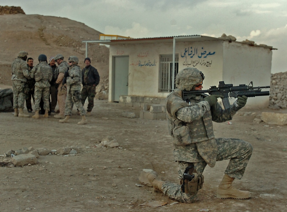 552nd MP's search for explosives in Mosul