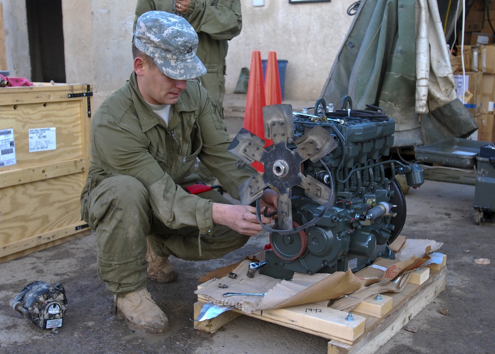 4th Inf. Div.'s Blacksmiths keep stock rolling