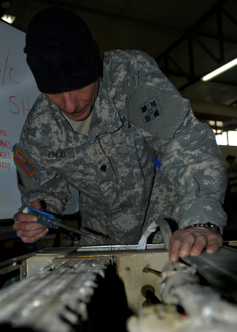 4th Inf. Div.'s Blacksmiths keep stock rolling