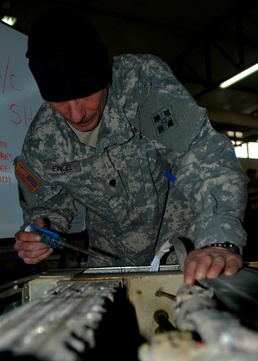 4th Inf. Div.'s Blacksmiths keep stock rolling