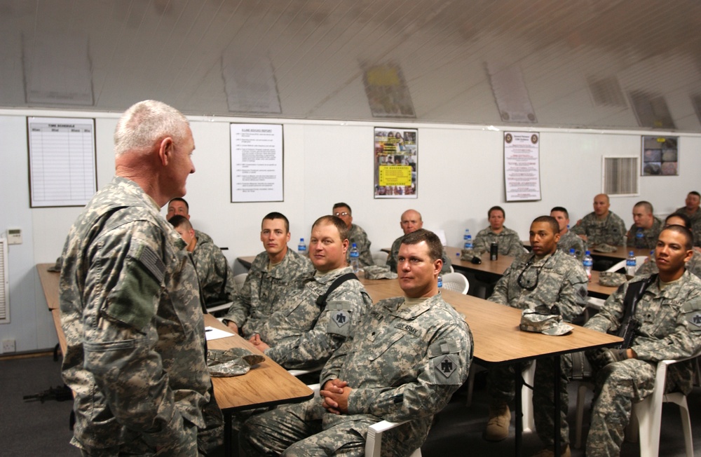 Lt. Gen. Clyde A. Vaughn Visits Army National Guard Soldiers in Kuwait