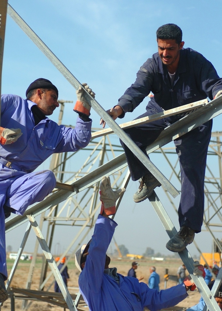 MoE reconstructs high-tension power line towers in Sayafiyah