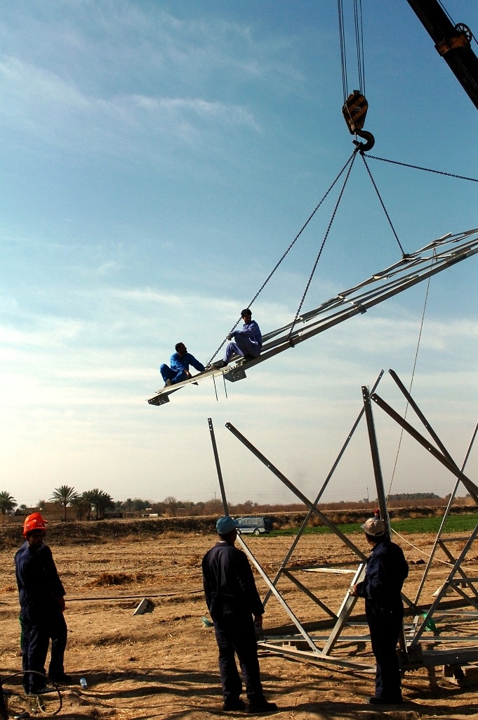 MoE reconstructs high-tension power line towers in Sayafiyah