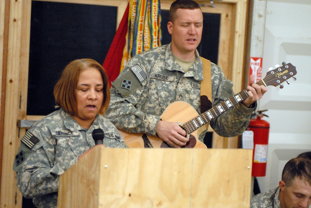 Prayer brunch gathers Strikers in fellowship