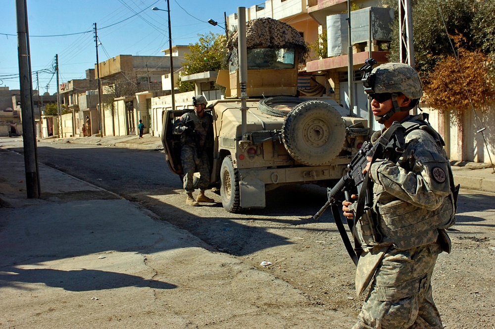 Heavy Mosul foot patrol, 3-3 ACR