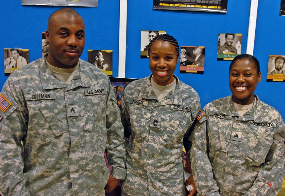 Soldiers in Mosul celebrate African American history