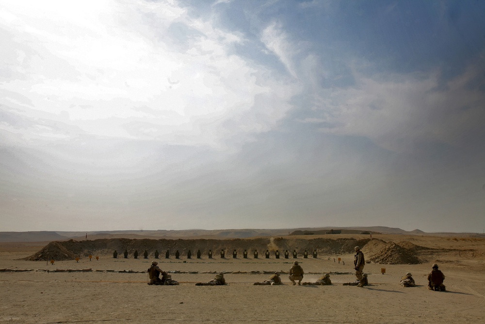 Marines fire at Joe Foss Range in Iraq