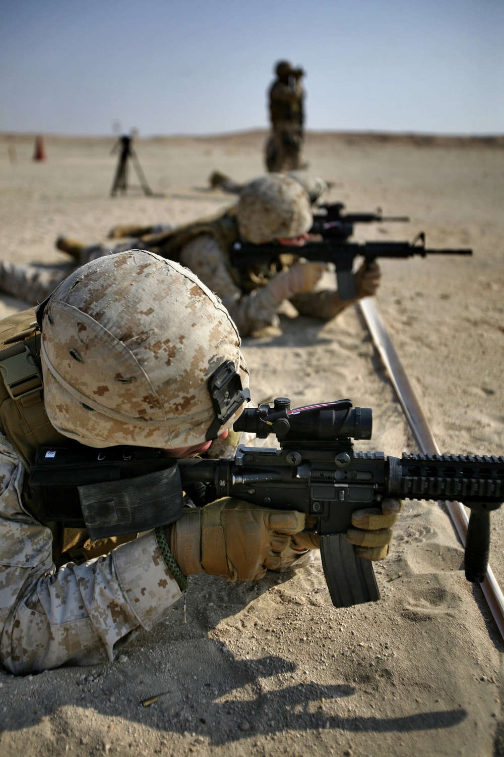 Marines fire at Joe Foss Range in Iraq