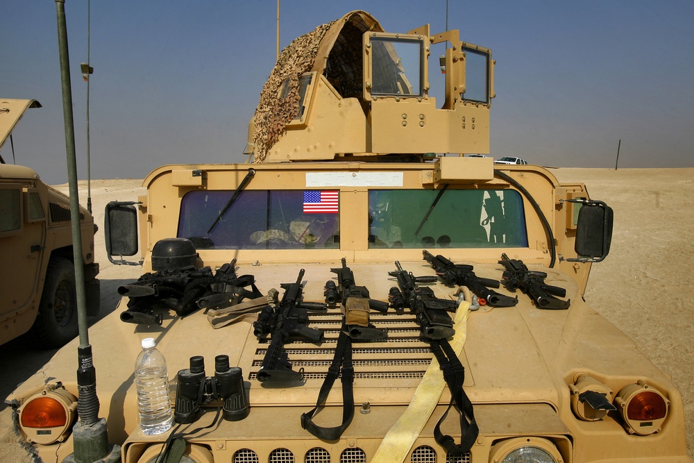 Marines fire at Joe Foss Range in Iraq