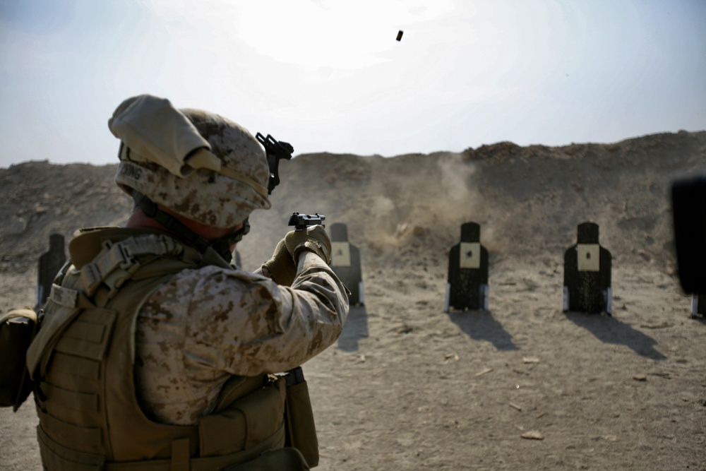 Marines fire at Joe Foss Range in Iraq