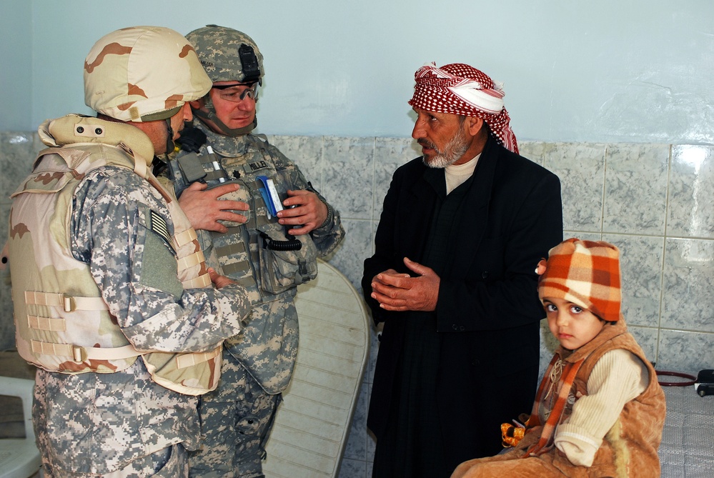 IA,CF Soldiers provide free healtcare to O'couba citizens