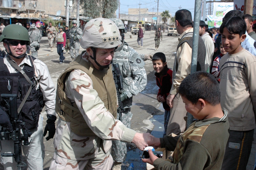 Chairman of the Joint Chiefs of Staff Visits Multi-National Division-North