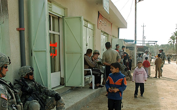 MND-B troops visit 'forgotten' village of Abayachi