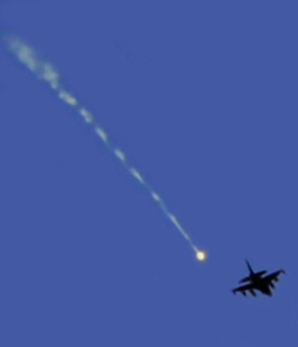 Apaches, Black Hawks and F16s Dominate Iraqi Skies