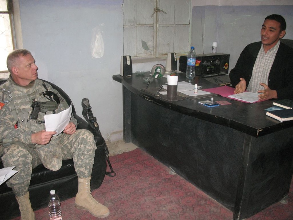 3rd Heavy Brigade Combat Team leader meets with head of dentistry