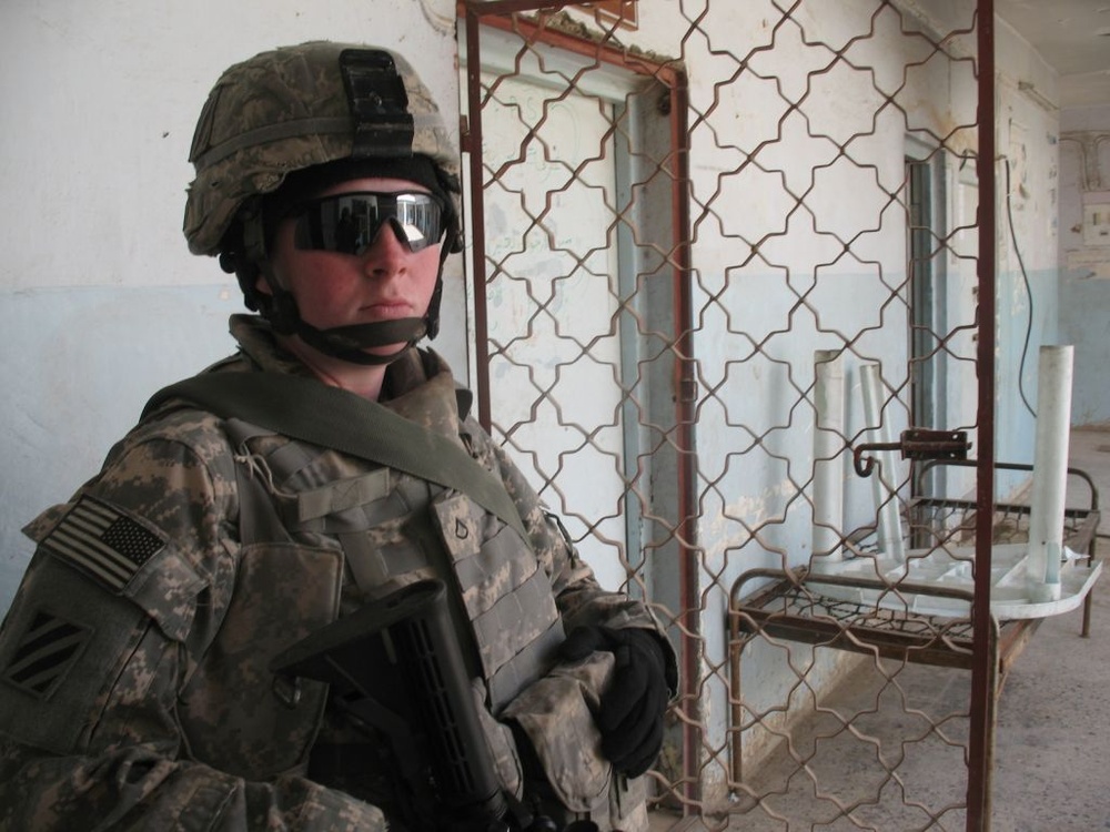 3rd Heavy Brigade Combat Team leader meets with head of dentistry