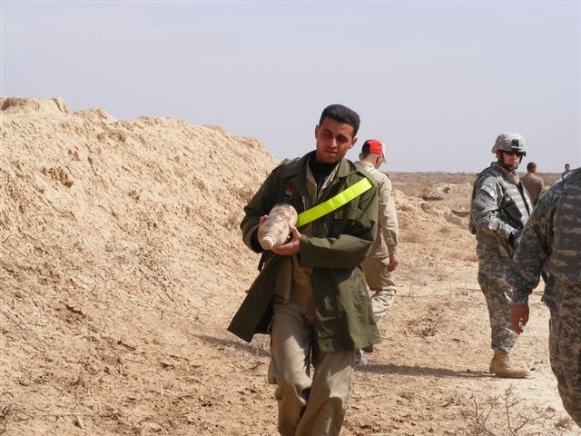 Sons of Iraq in Sabbah Nissan turn in cache