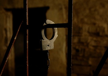 Air strike destroys torture house