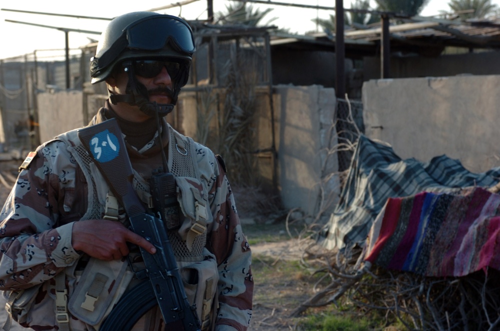 Multi-National Division - Brigade soldiers, Iraqi security force patrol western Baghdad daily